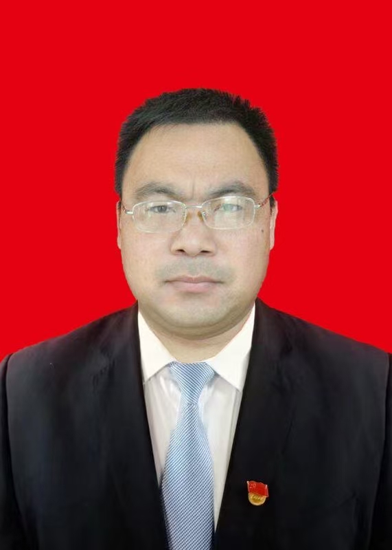 (党委副书记):协助党委书记做好党务工作,分管党建办(组织办)、党政办,组织、统战、政治协商、党校、团委、妇联、规划、土地等工作,分管油区工作,联系机关党建、老干部、党史、史志工作。分包肖堌堆服务区,